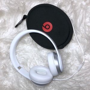 Like new Beats Solo 2 Headphones